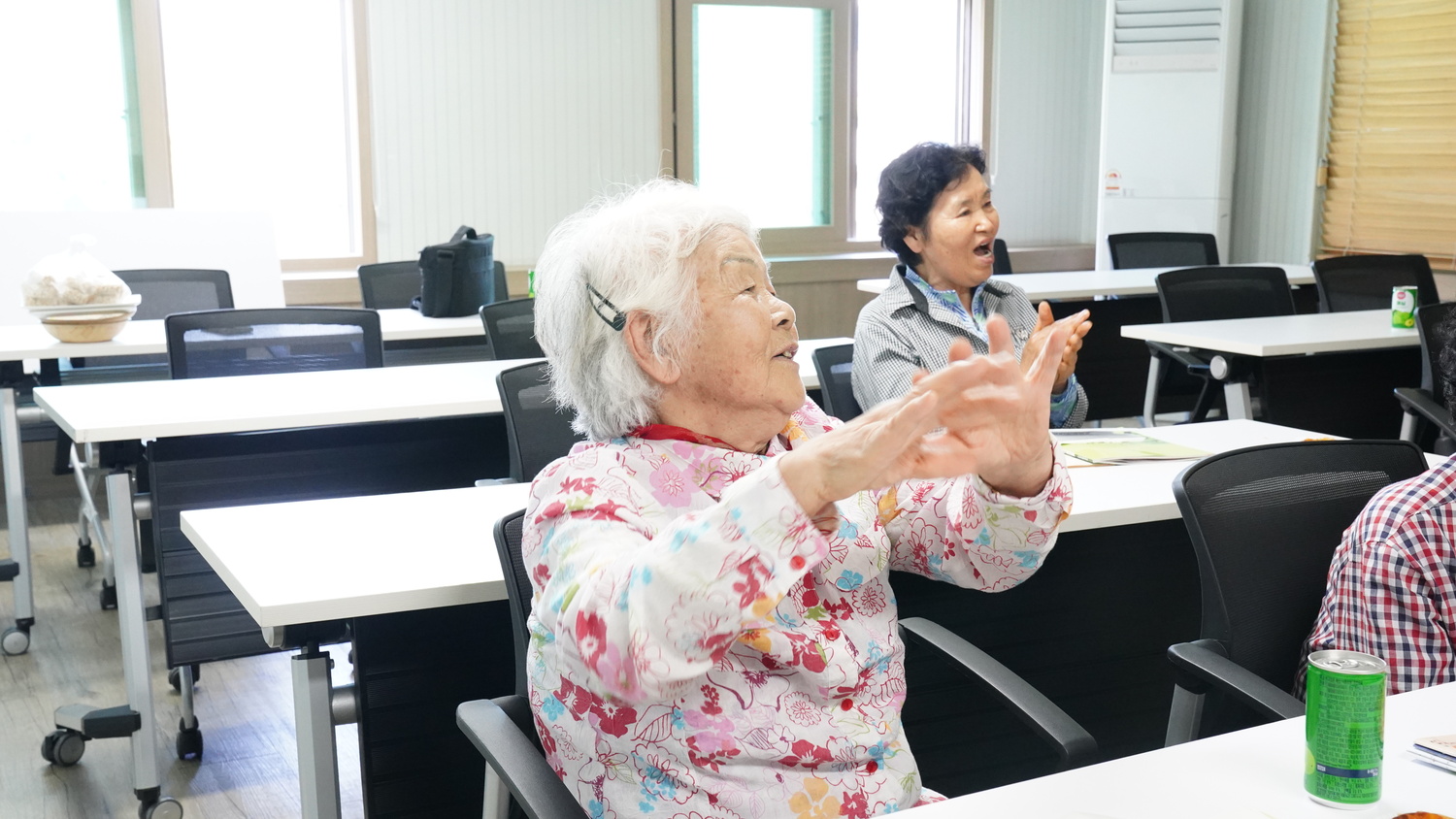 성인문해교실의 특별한 스승의 날 이야기
